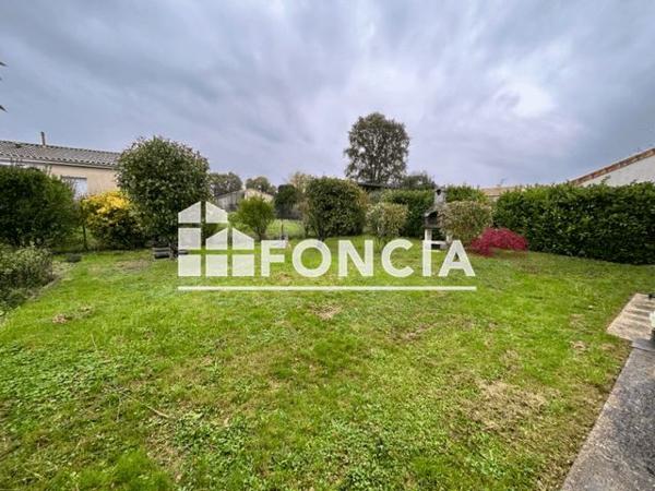 Location Maison 4 pièces 81 m² - 31 RUE ALIENOR D AQUITAINE Montreuil Bonnin 86470