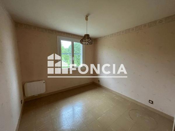 Location Maison 4 pièces 81 m² - 31 RUE ALIENOR D AQUITAINE Montreuil Bonnin 86470