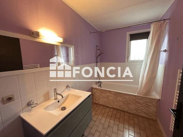 Location Maison 4 pièces 81 m² - 31 RUE ALIENOR D AQUITAINE Montreuil Bonnin 86470