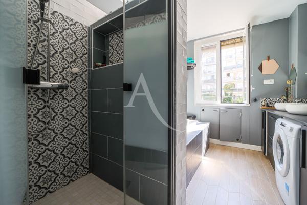 Appartement Paris 4 pièce(s) 81 m2