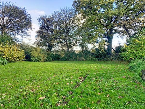 Propriété en pierres 4 chambres -175.56m² -1271m² de terrain