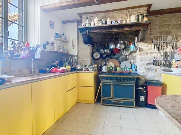 Propriété en pierres 4 chambres -175.56m² -1271m² de terrain