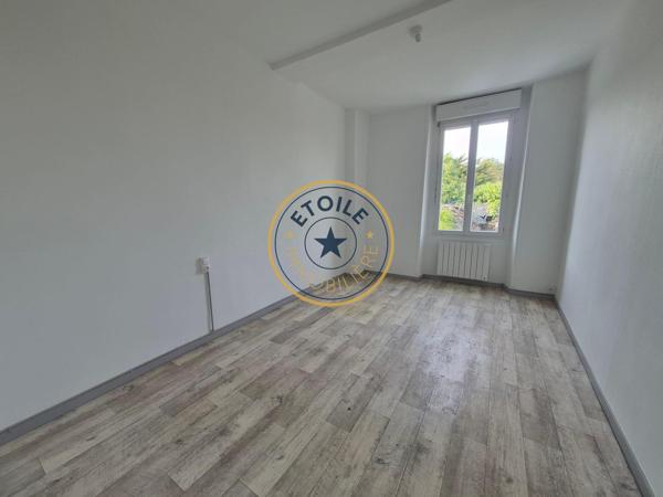 POUANCE - Un appartement avec vie à l'étage traversant ...