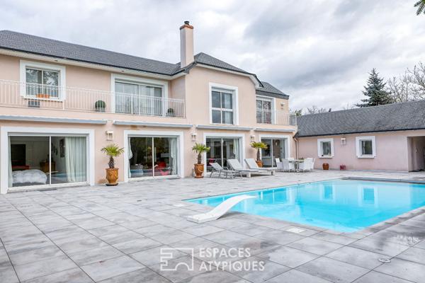 Villa contemporaine avec piscine & spa : l’élégance d’une vie dedans-dehors, au coeur de Pruniers