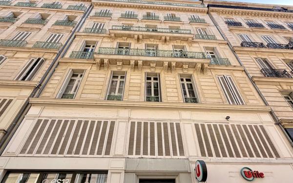 Appartement à vendre    4 pièces • 84 m2 Marseille 2
