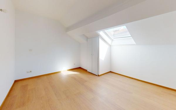 Appartement à vendre    4 pièces • 84 m2 Marseille 2