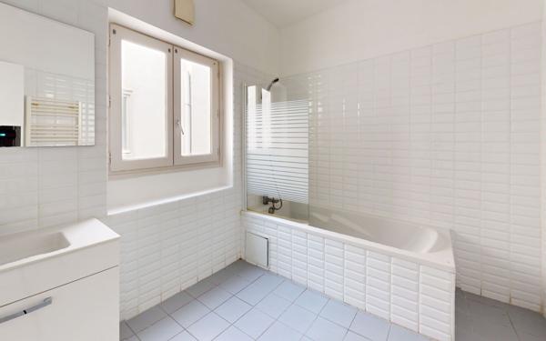 Appartement à vendre    4 pièces • 84 m2 Marseille 2