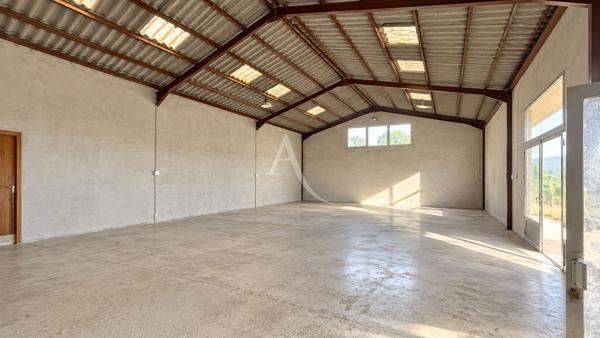 PROPRIETE FORCALQUIER VILLA DEPENDANCE PISCINE HANGAR JARDIN