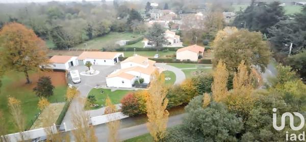 Maison traditionnelle 6 pièces de 170 m² à Chantonnay (85110)