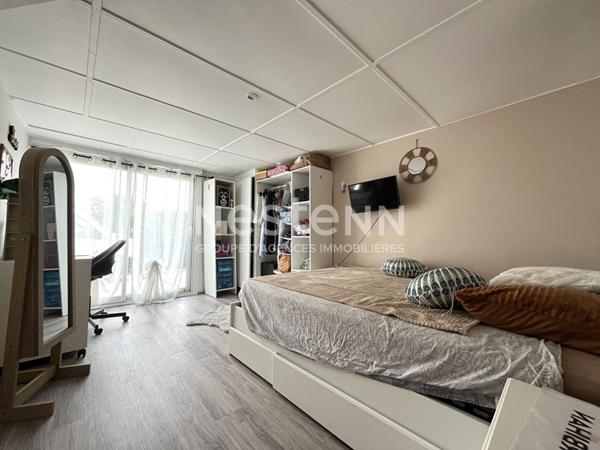 Maison de plain pied, bourg de Plumelec, 145 m², 5 chambres.