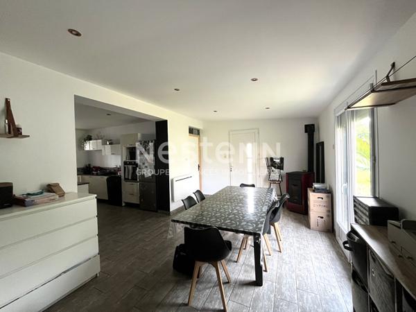 Maison de plain pied, bourg de Plumelec, 145 m², 5 chambres.