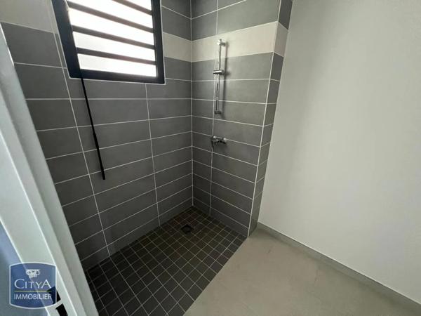 Appartement à louer 1 pièce 41.34m² Le Tampon (97430)