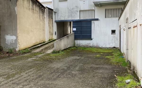 Stationnement à louer    Brest