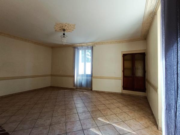 Maison
         4 pièces
        - 121 m² Exclusivité 258 000 € *