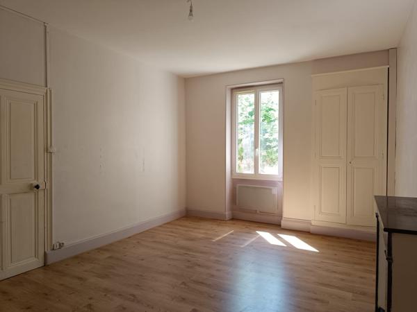 Maison
         4 pièces
        - 121 m² Exclusivité 258 000 € *
