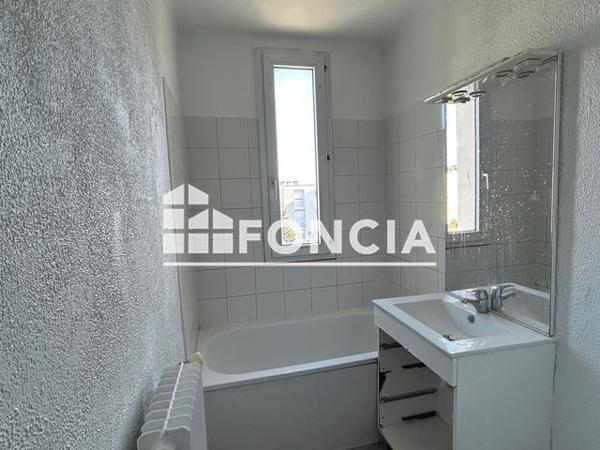 Location Appartement 3 pièces 58.7 m² - RUE ADJUDANT CHEF CHAMPION Salon De Provence 13300