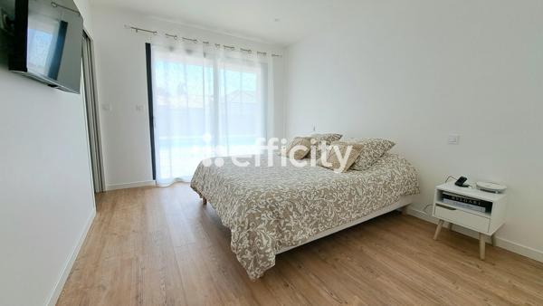 Maison
         5 pièces
        - 150 m² 500 000 € *