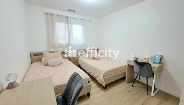 Maison
         5 pièces
        - 150 m² 500 000 € *