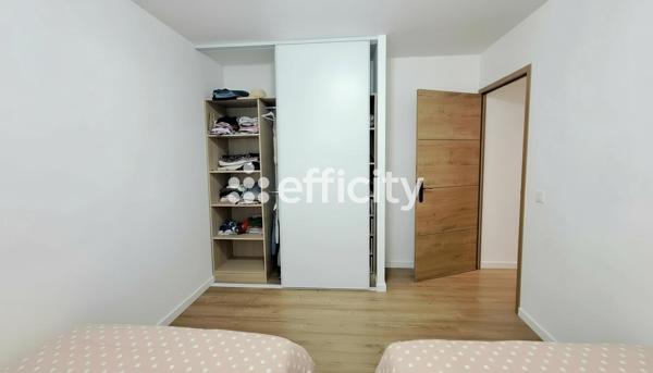 Maison
         5 pièces
        - 150 m² 500 000 € *