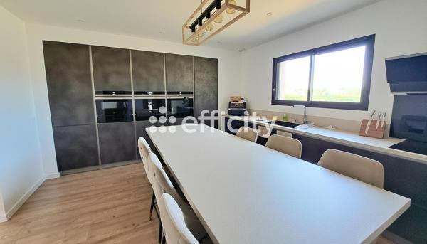Maison
         5 pièces
        - 150 m² 500 000 € *