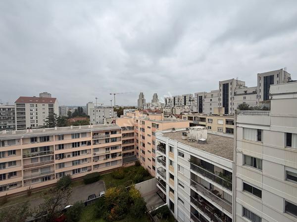 Appartement Villeurbanne 69100, 1 piece 26 m2 GRATTE-CIEL  avec cave et stationnement