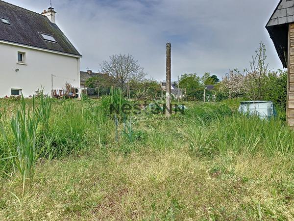 Terrain constructible à vendre en plein centre d'Ambon