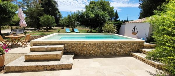 Mas rénové en campagne 200m² habitables avec jardin, piscine et garage