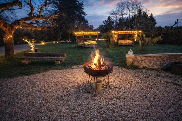 Mas rénové en campagne 200m² habitables avec jardin, piscine et garage