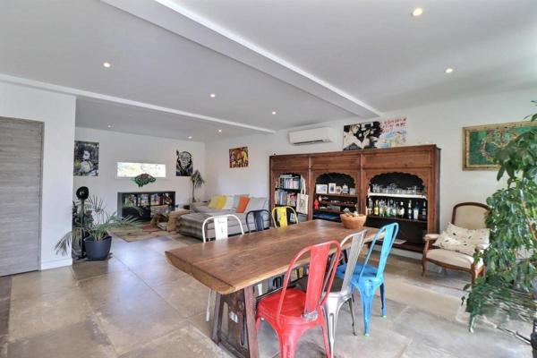 Mas rénové en campagne 200m² habitables avec jardin, piscine et garage