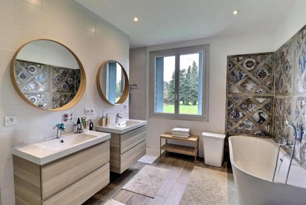 Mas rénové en campagne 200m² habitables avec jardin, piscine et garage