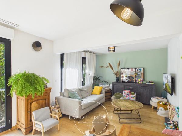 LYON 7 – APPARTEMENT T3 AVEC TERRASSE ET GARAGE