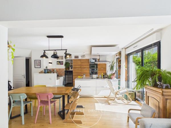 LYON 7 – APPARTEMENT T3 AVEC TERRASSE ET GARAGE