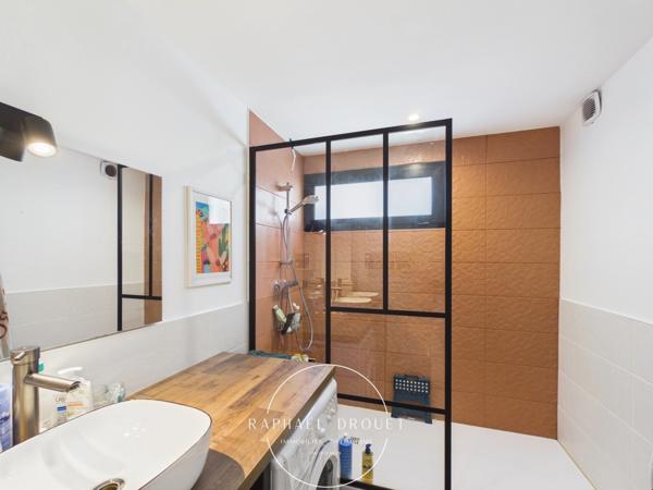 LYON 7 – APPARTEMENT T3 AVEC TERRASSE ET GARAGE