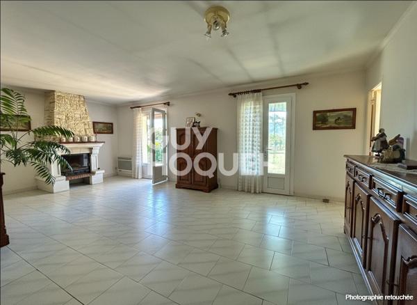 Villa proche Maubec 90 m² 3 chambres garage terrain 2400 m² vue LUBERON