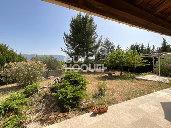 Villa proche Maubec 90 m² 3 chambres garage terrain 2400 m² vue LUBERON