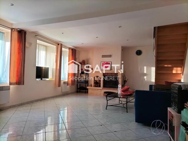 Maison ancienne rénovée 3 chambres au calme .