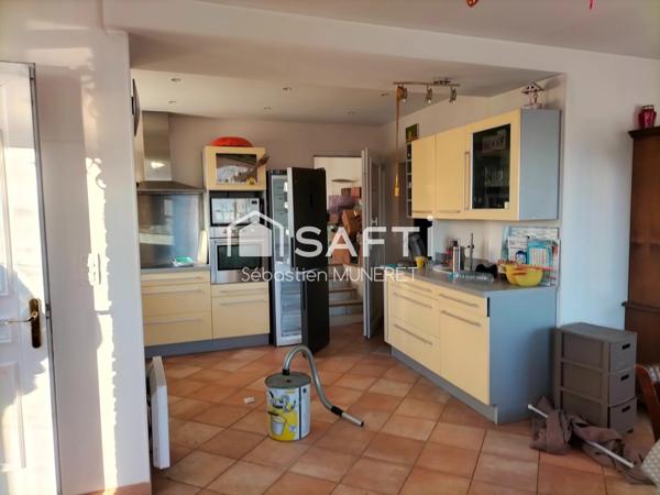 Maison ancienne rénovée 3 chambres au calme .