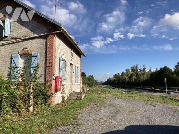 ancienne maion éclusière à rénover