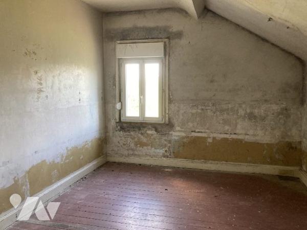 ancienne maion éclusière à rénover