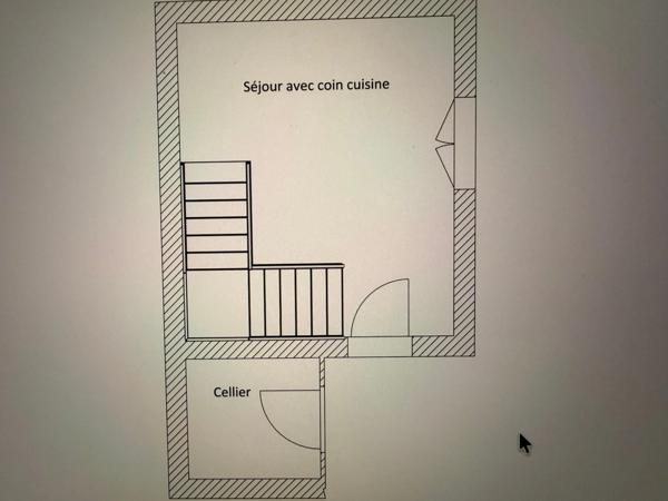 HASPARREN PETITE MAISON DE VILLE DIVISÉE EN DEUX PETITS APPARTEMENTS