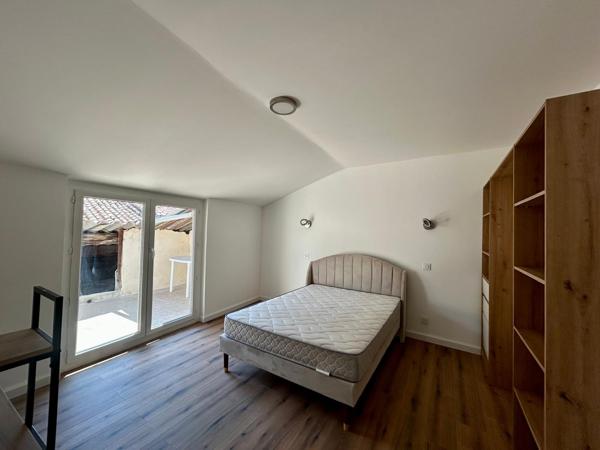 Immeuble
         8 pièces
        - 320 m² 359 000 € *