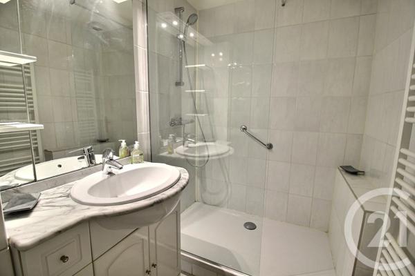 Maison à vendre  4 pièces - 105,19 m 2   PESSAC  - 33