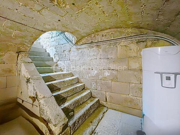 Vous cherchez une maison familiale dans le sud de l’Oise, avec de beaux volumes et la possibilité de créer encore davantage d’espace ?

Découvrez cette maison située à Amblainville, offrant actuellement 120 m² habitables, avec 6 pièces et 3 chambres.


Un potentiel idéal pour une famille souhaitant disposer de davantage de pièces : chambres supplémentaires, bureau, salle de jeux, espace pour un proche ou encore activité professionnelle.

La maison offre également un garage, plusieurs possibilités de stationnement et un jardin. 

Elle bénéficie par ailleurs d’équipements récents et économiques, avec notamment une pompe à chaleur récente, un ballon thermodynamique et un DPE classé C.

✨ Les points forts

• 120 m² habitables sur une parcelles de 365m2.
• Potentiel d’environ 180 m²
• 3 grandes chambres
• Dépendance communicante
• Garage
• Plusieurs stationnements
• Jardin 
• Pompe à chaleur récente
• DPE C

📍 Amblainville – à proximité de Bornel, Méru et Chambly

💰 NOUVEAU PRIX : 299 000 €

Une maison à découvrir pour celles et ceux qui recherchent de l’espace, du potentiel et un cadre de vie résidentiel, tout en restant à proximité des principaux pôles du secteur.

📞 Contactez-moi pour organiser une visite.