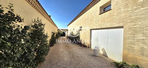 Domaine viticole à vendre entre Nîmes et la Méditerranée – Mas contemporain