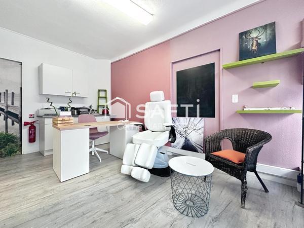 Maison de village avec local commercial et appartement