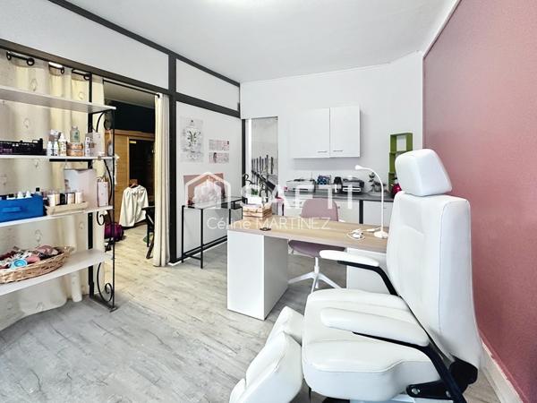 Maison de village avec local commercial et appartement