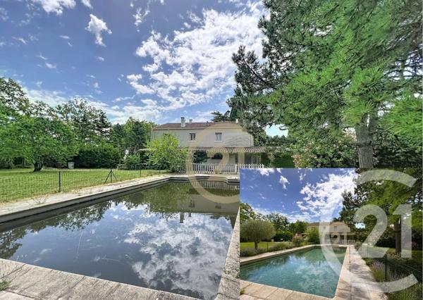 Maison à vendre  9 pièces - 265 m 2   UZES  - 30