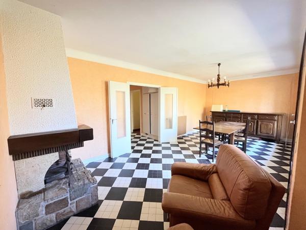 Saint-Jean-les-Deux-Jumeaux (77660) Maison de 110 m ² de plain pied sur sous sol en pleine nature.