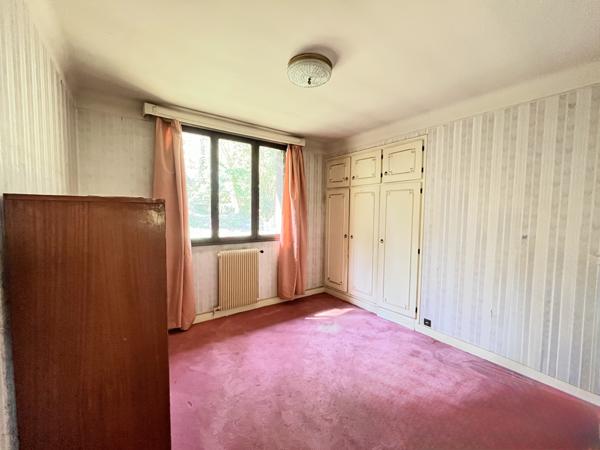 Saint-Jean-les-Deux-Jumeaux (77660) Maison de 110 m ² de plain pied sur sous sol en pleine nature.