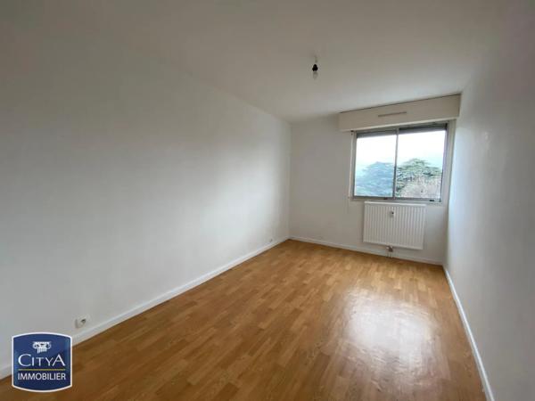 Appartement à louer 5 pièces 130.85m² Mâcon (71000)